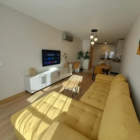 Apartment Elegant 1-bedroom In St St Constantine And Helena, Free Parking *