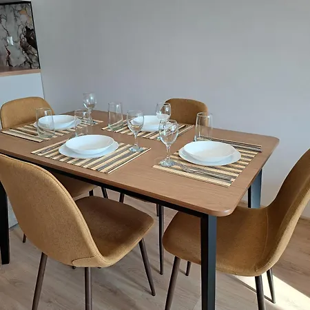 Apartamento Elegant 1-bedroom In St St Constantine And Helena, Free Parking