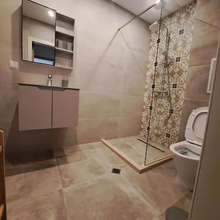 Apartamento Elegant 1-bedroom In St St Constantine And Helena, Free Parking *